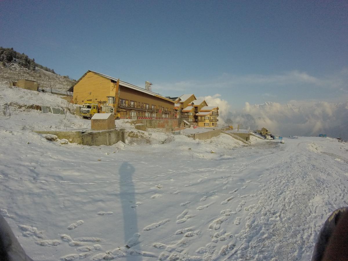 Clifftop Club Auli Joshīmath Εξωτερικό φωτογραφία